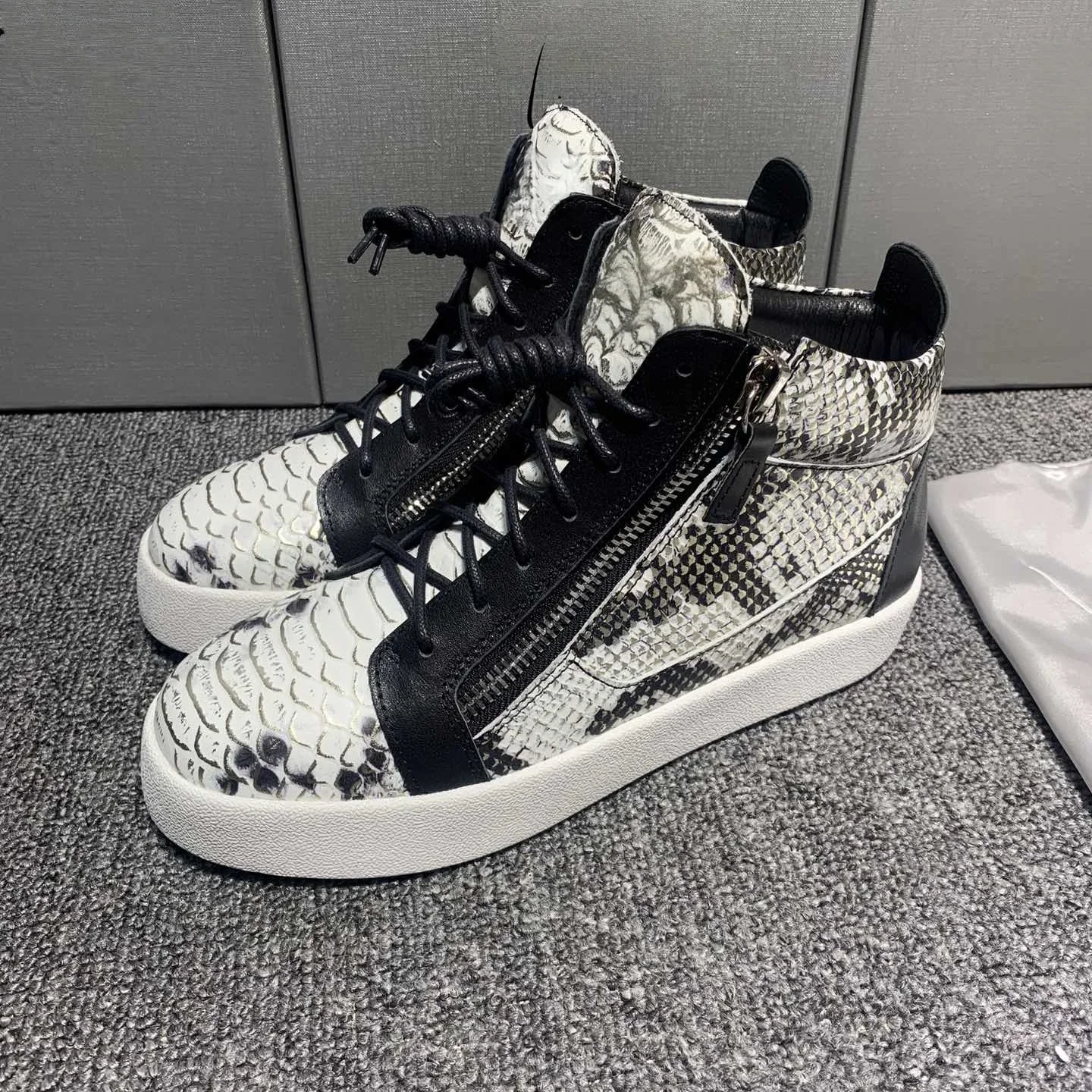 

New Fashion Casual Sneakers for Men Brand Designer Women High-top Tennis shoes 35-48 Luxury Real Leather GZ Sports G941