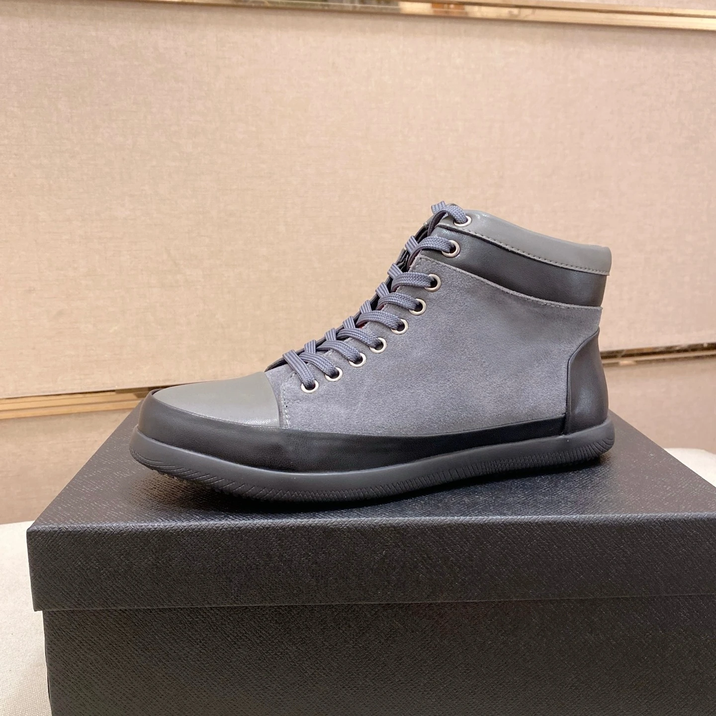 Zapatos altos hechos a mano de marca de lujo para hombre, botas de senderismo informales de cuero hasta el tobillo para el desierto, cuero de vaca de grano superior, regalos de vacaciones a la moda