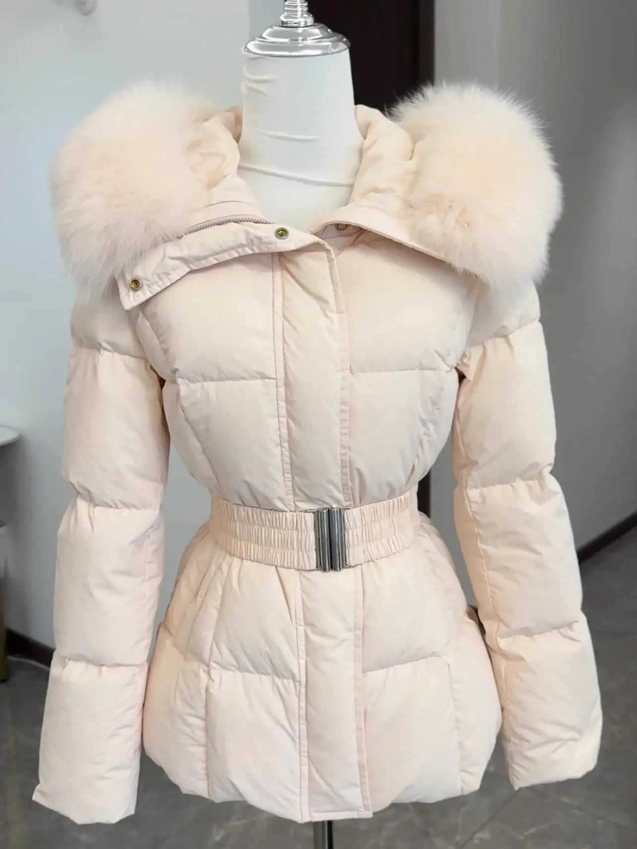 

Корейское зимнее пальто для женщин: модная утепленная хлопковая куртка с поясом, меховым воротником, длинными рукавами и застежкой-молнией