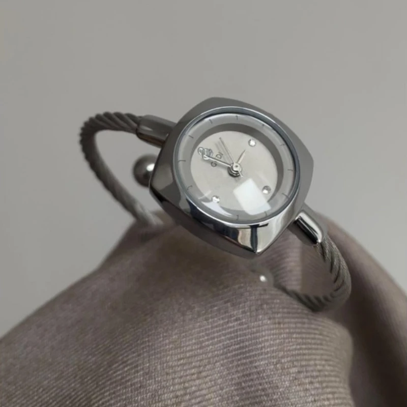 ساعة نسائية أنيقة عالية الجودة، موديل طالب رائع وبسيط مقاوم للماء وساعة كوارتز أنيقة، هدية عيد ميلاد