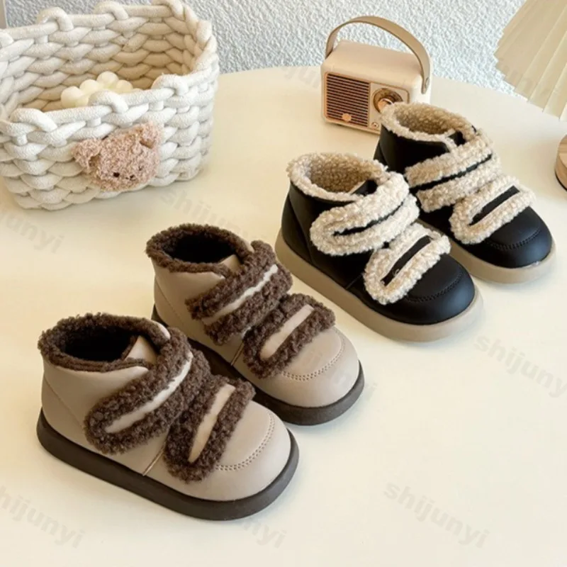 Scarpe di cotone casual in peluche alte di tendenza della moda da ragazza 2025 Stivali da neve con suola morbida, caldi, comodi e versatili per bambini invernali