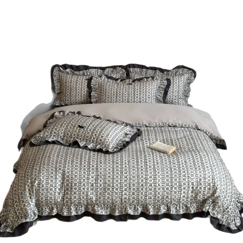 Premium long-staple cotton polished four-piece set, retro plaid romantic black lotus leaf lace niche