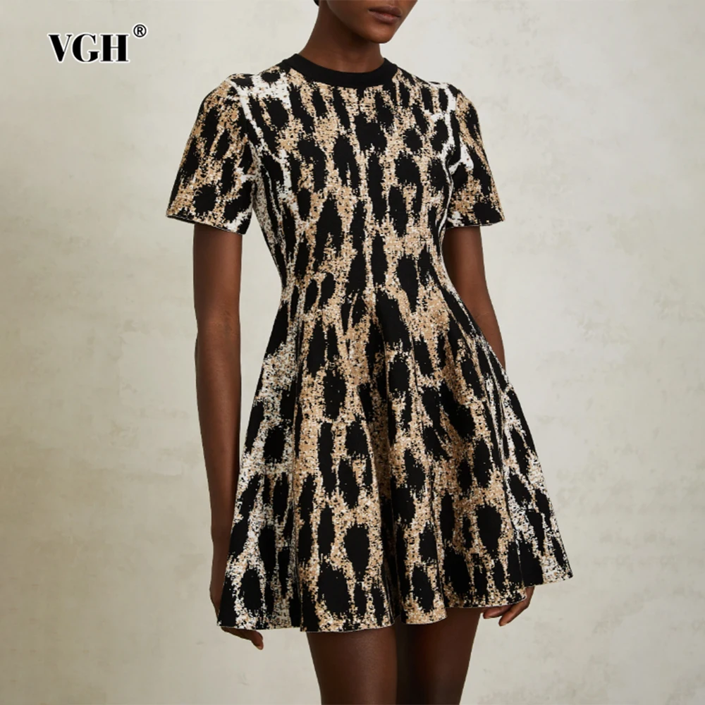 VGH Slim Fit Sexy Leopard Printing Mini Dresses For Women Round Neck Short Sleeve High Waist Temperament Dress Female Fashion