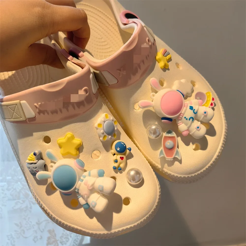 Kinder schuh neue drei dimensionale Cartoon Zubehör Schuh Blumen Set abnehmbare Slipper Zubehör Marke DIY Schnalle Zugang