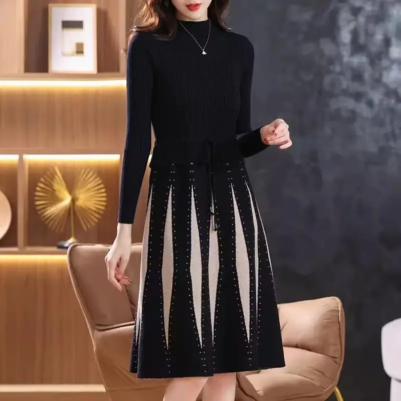 

Женское трикотажное платье 2026, осень-зима, новое длинное женское облегающее платье выше колена, модная искусственная юбка-свитер из двух частей.