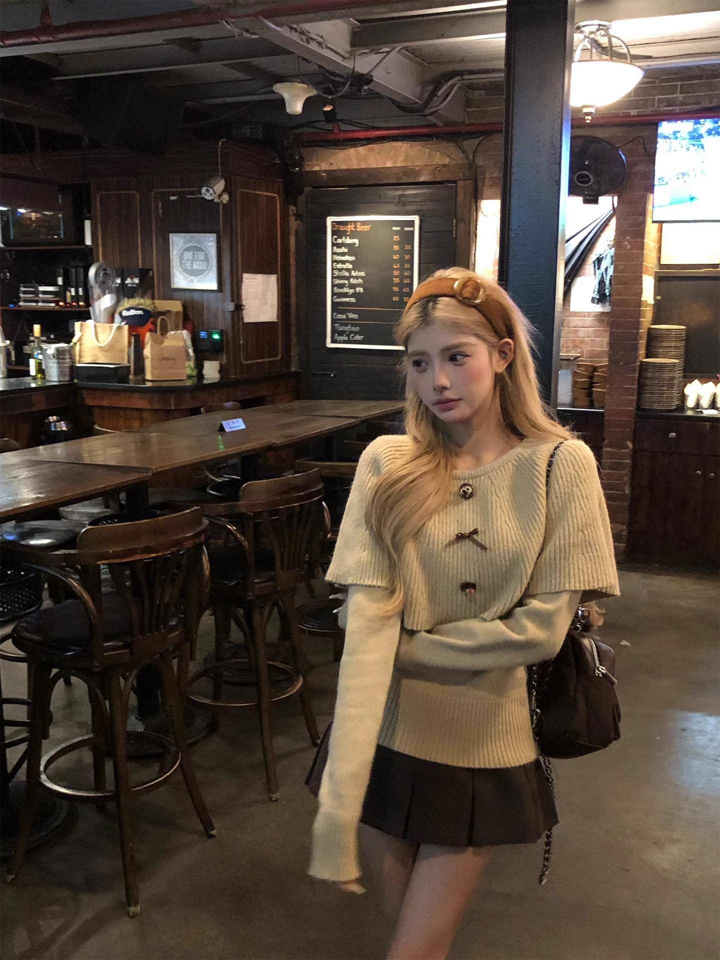 

Изысканный вязаный костюм-двойка с V-образным вырезом для женщин: осенне-зимний комплект в корейском стиле, модный и простой дизайн, хит продаж