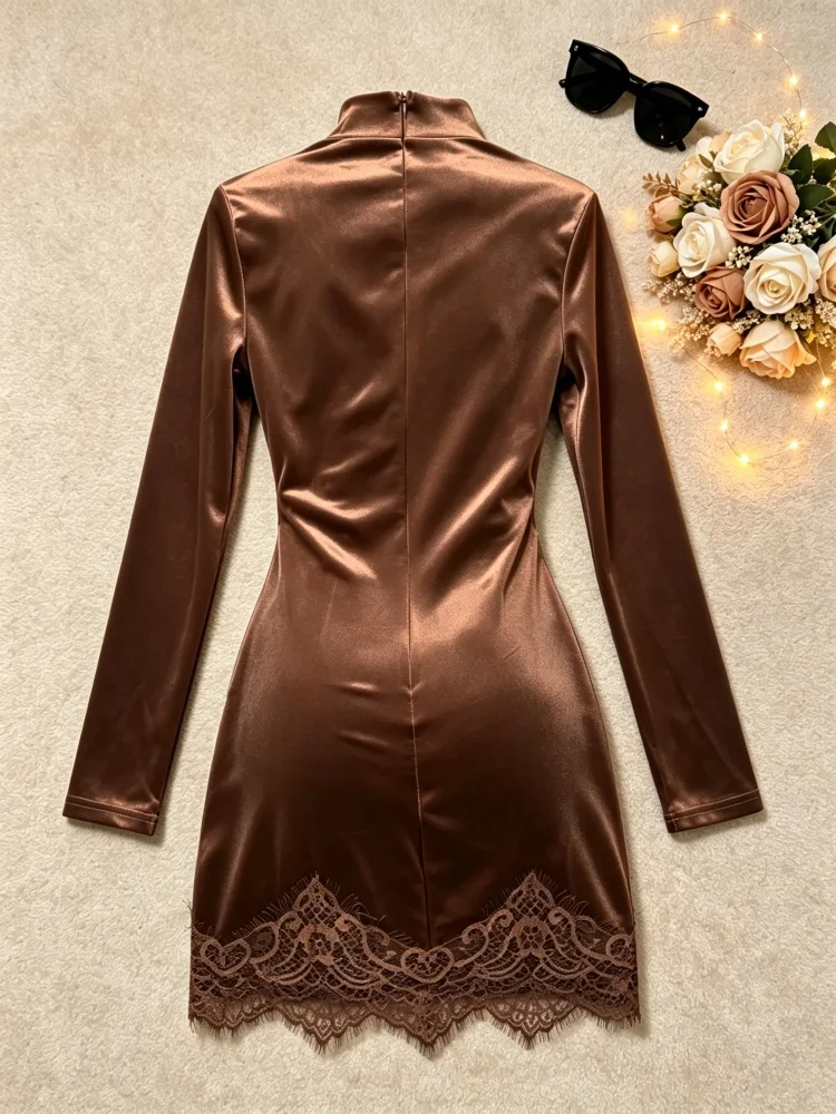 Damenkleid mit Stehkragen und langen Ärmeln, Mini-Kleid mit geraffter, hoch sitzender Taille und Spitze, luxuriöses, figurbetontes Kleid für den Alltag und Partys. – Detail 3