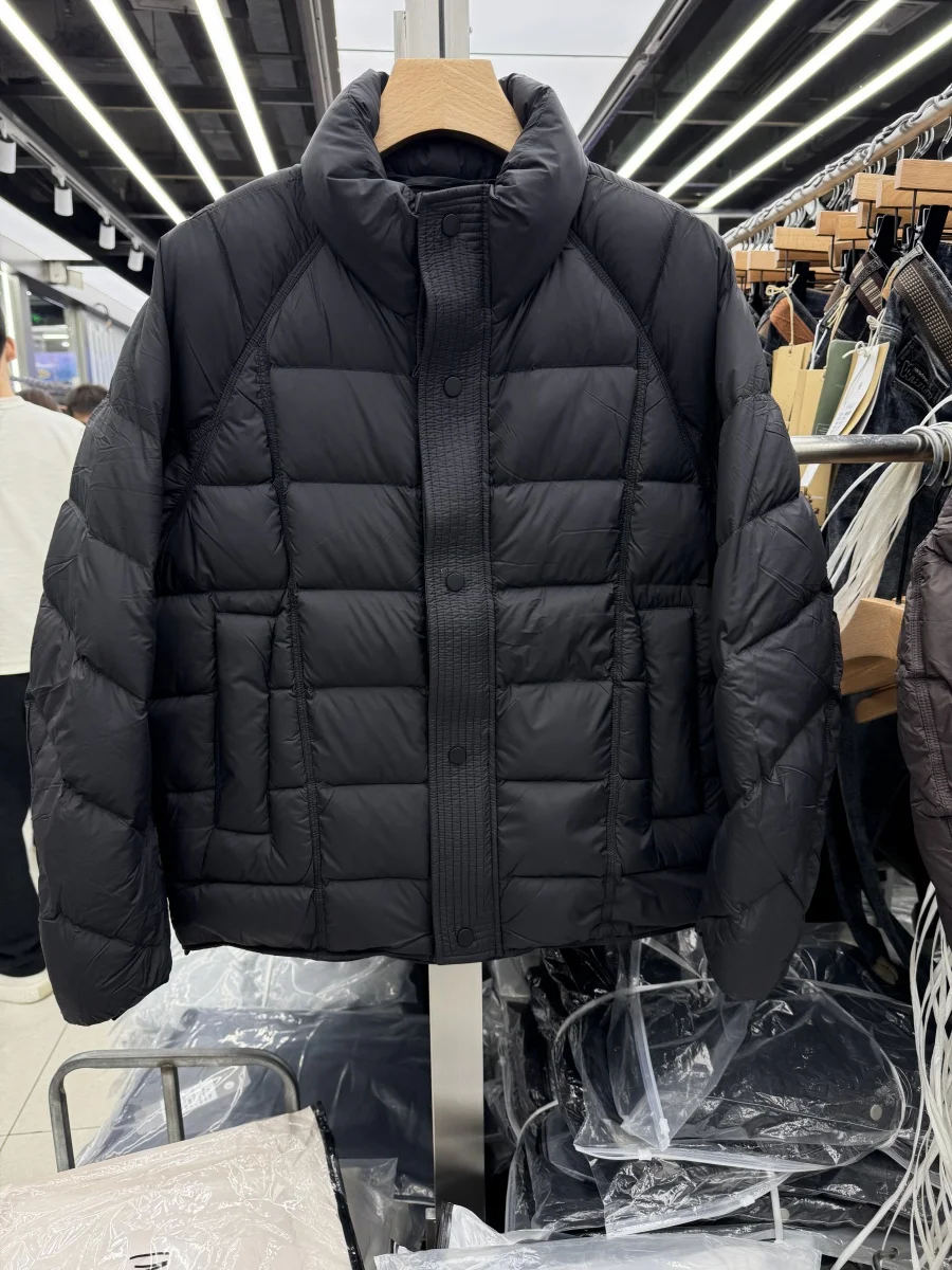 

Мужская зимняя куртка с наполнителем из 90% белого пуха: легкая, теплая, универсальная, ветрозащитная, с воротником-стойкой