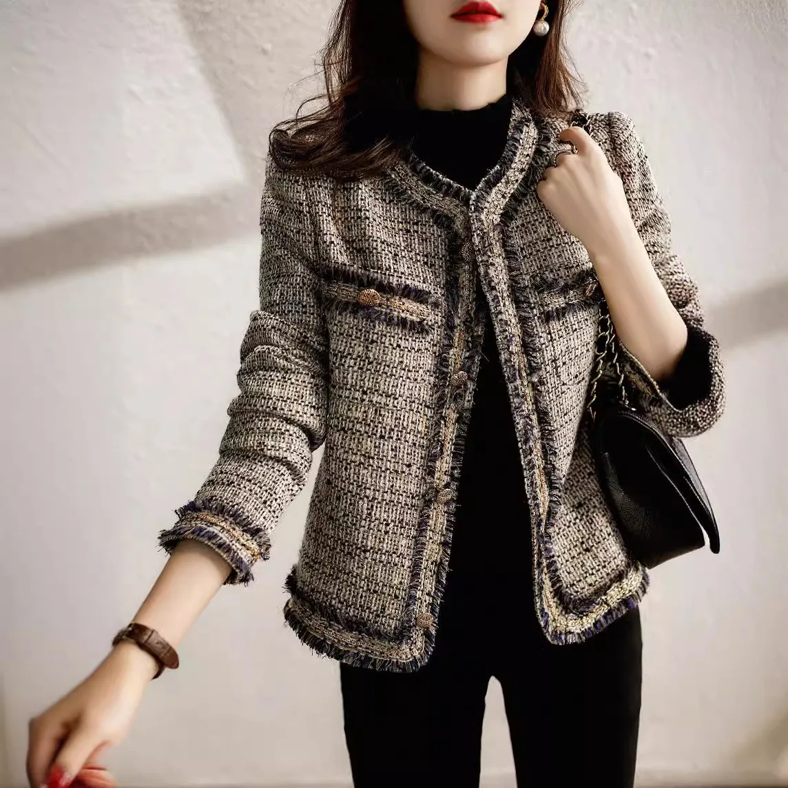 Women's coarse woolen gray short jacket 2026 Spring and Autumn new style small fragrant round neck fringed top