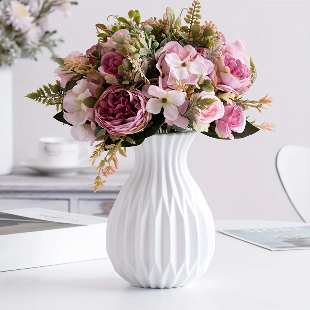 

1pc Water Cultivation Imitation Ceramic Plastic Vase Living Room Plastic Vase, Modern Minimalist Decor