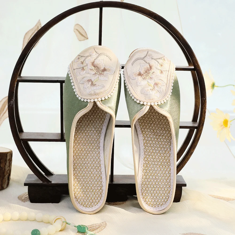 Veowalk Pantofole piatte da donna in raso di cotone lucido con ricamo cinese con perle Scarpe da passeggio estive comode e leggere