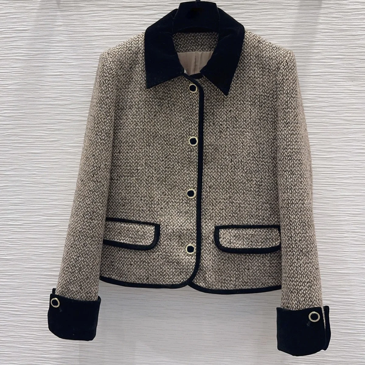 High Quality Women Lapel Cropped Tweed Jacket, Velvet Collar Long Sleeve Button Outerwear With Patch Pockets lyt2610730
