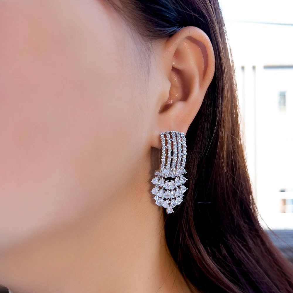 CWWZircons Sparkling Cluster Water Droplets Cubic Zirconia Long Drop Dangle Chandelier Bridal Wedding Earrings for Women CZ930