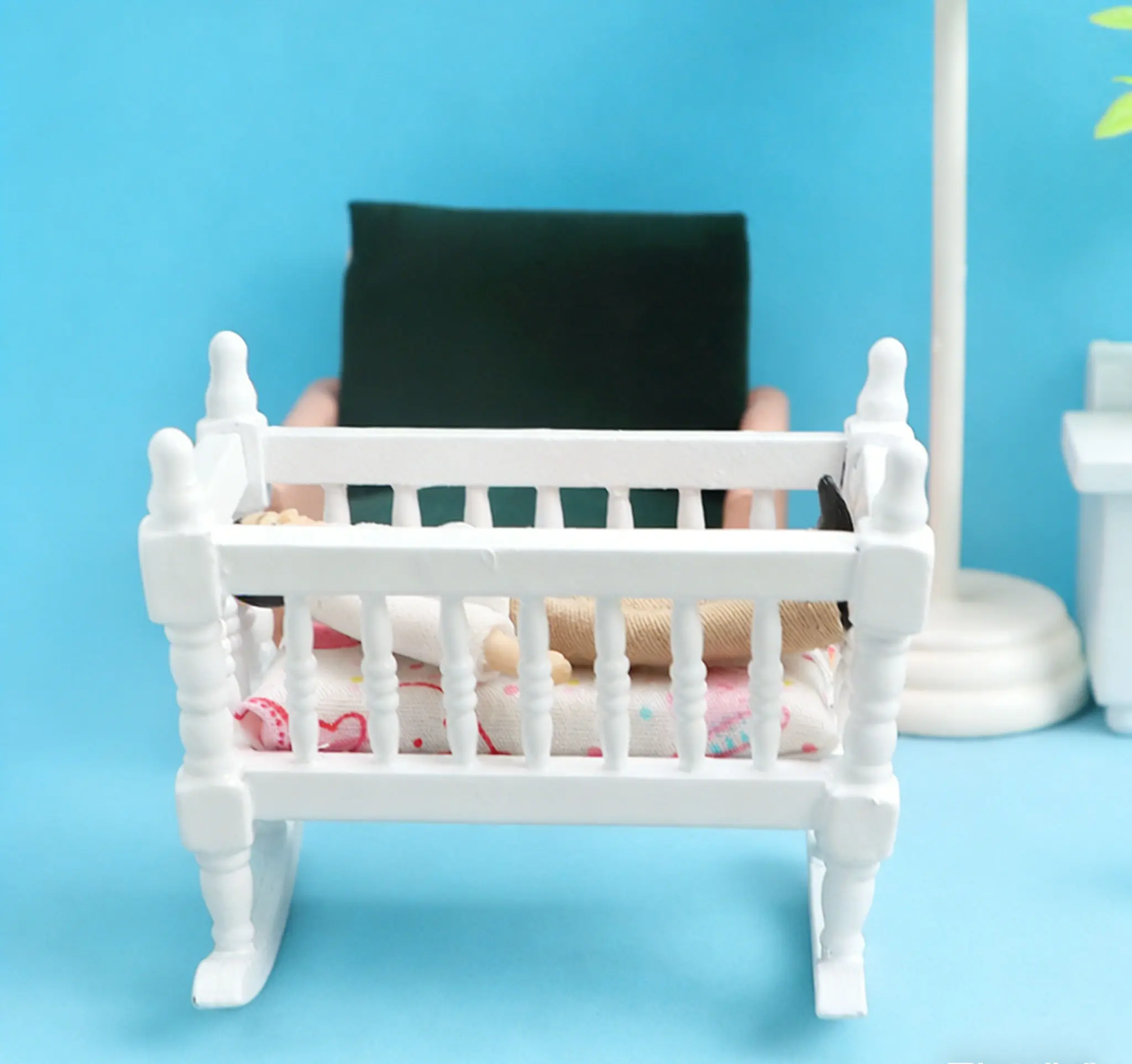 1:12 인형집 미니어처 화이트 우드 아기 요람 - 현실적인 흔들 요람, 인형집용 미니어처 가구 모델