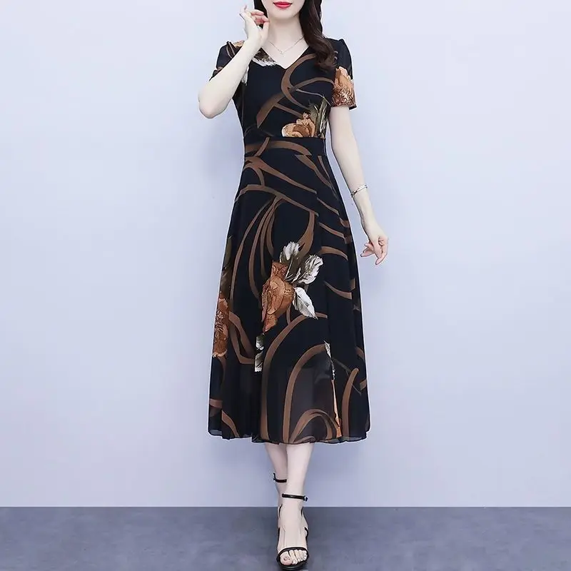 เดรสลายดอกไม้ใหม่ทรงเข้ารูปช่วยพรางหุ่นให้ดูเพรียวสำหรับผู้หญิง