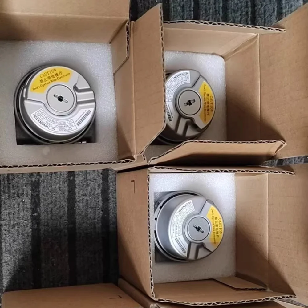 

HEIDENHAIN Incremental Rotary Encoder with Integral BearingERN-1387-2048-62S14-70 for Installation Through Stator Couplings