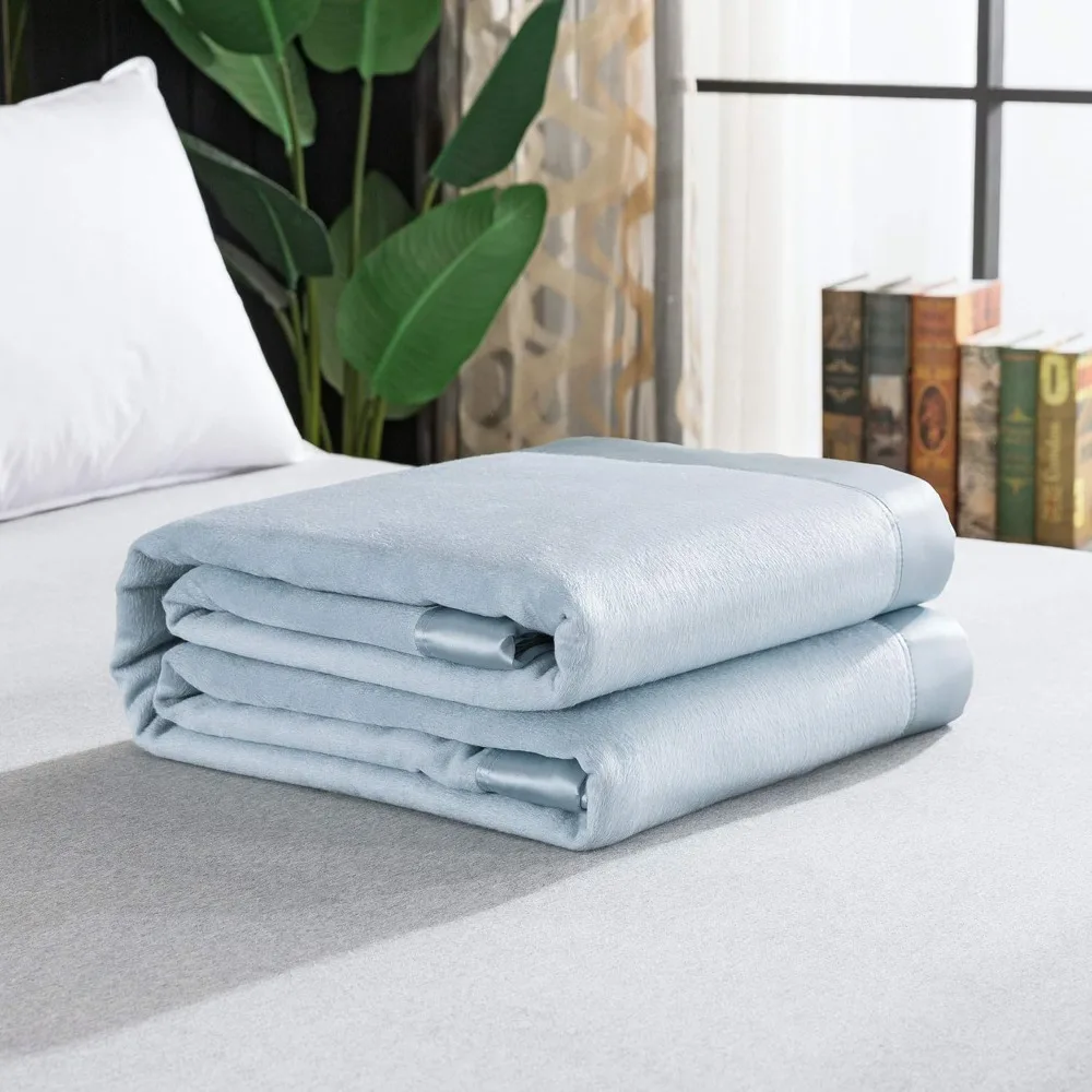 EP Mode Luxury Mulberry Silk Blanket with Silk Charmeuse Border Silk is natural fiber which is skin-friendly, non-Irritating