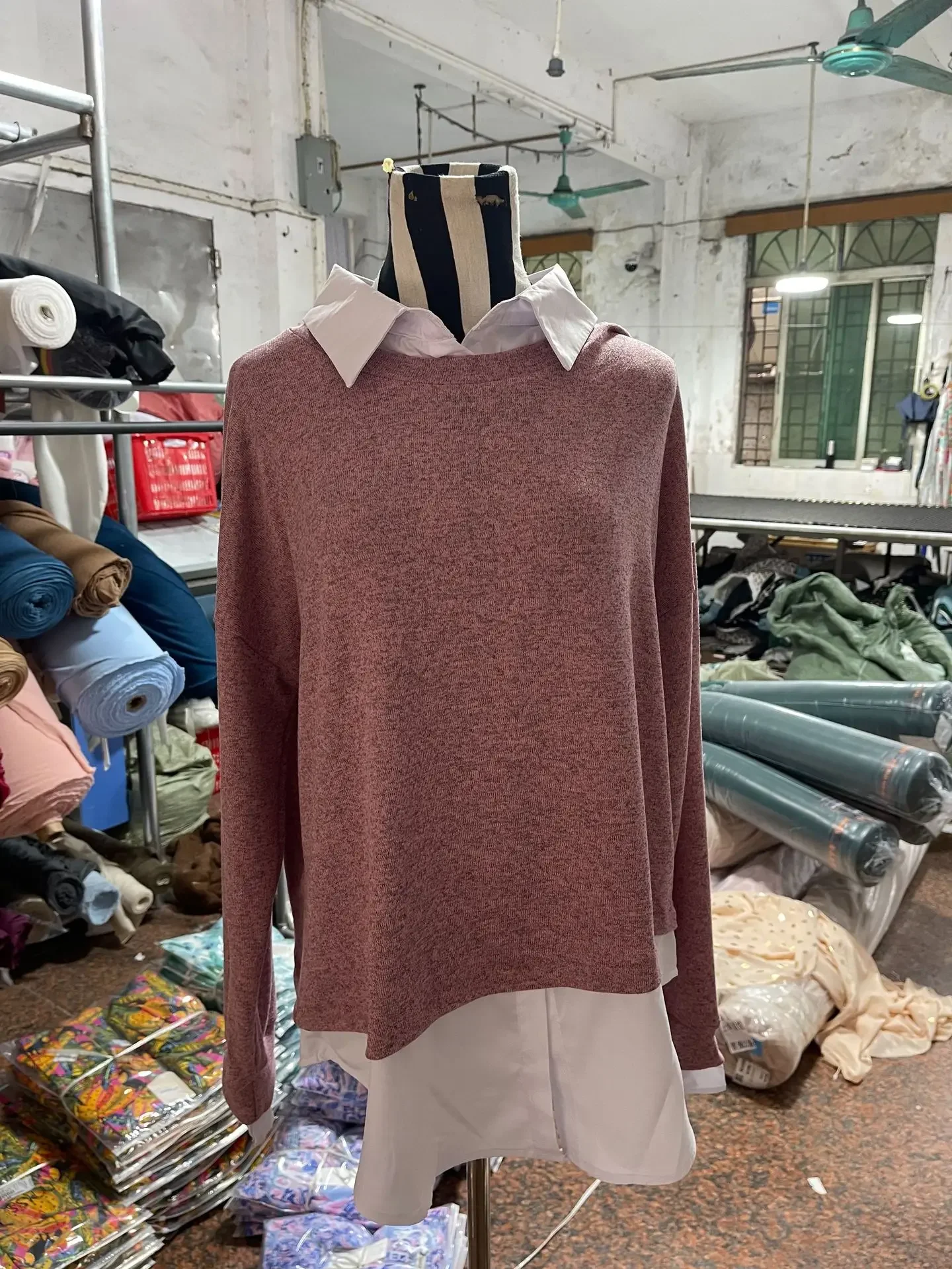 

Gray Fake Two-piece Spliced Shirt Collar Sweater 2025 New Autumn/Winter Women's Lazy Style Loose Base Sweater Office Knitted Top