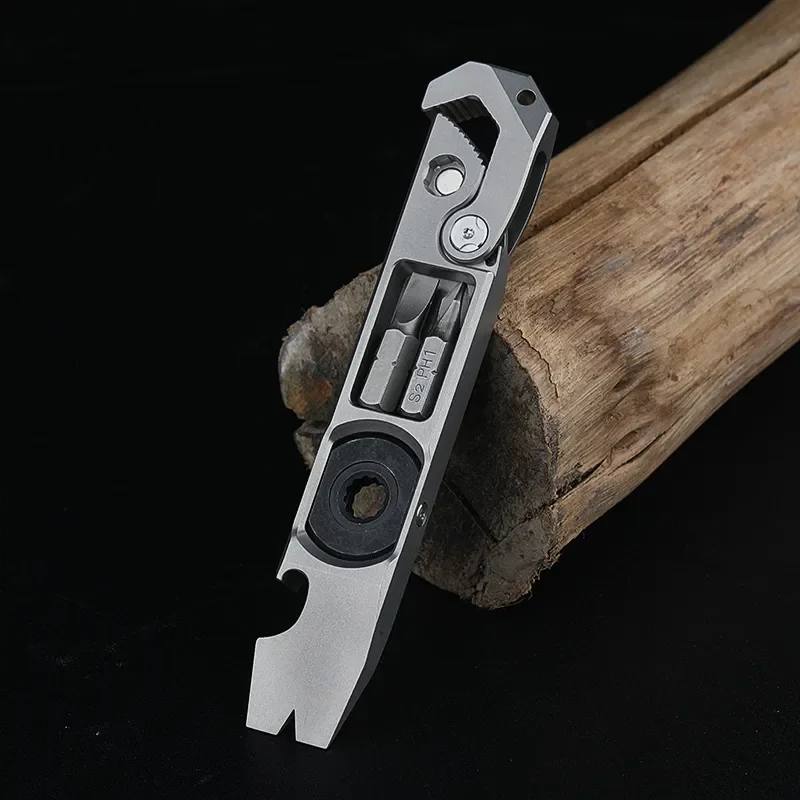 Multi Function Titanium Alloy Screwdriver Wrench e Crowbar Outdoor Camping Montando a pé Ferramentas Edc Extrator de Unhas Abridor de Garrafas 20 mm