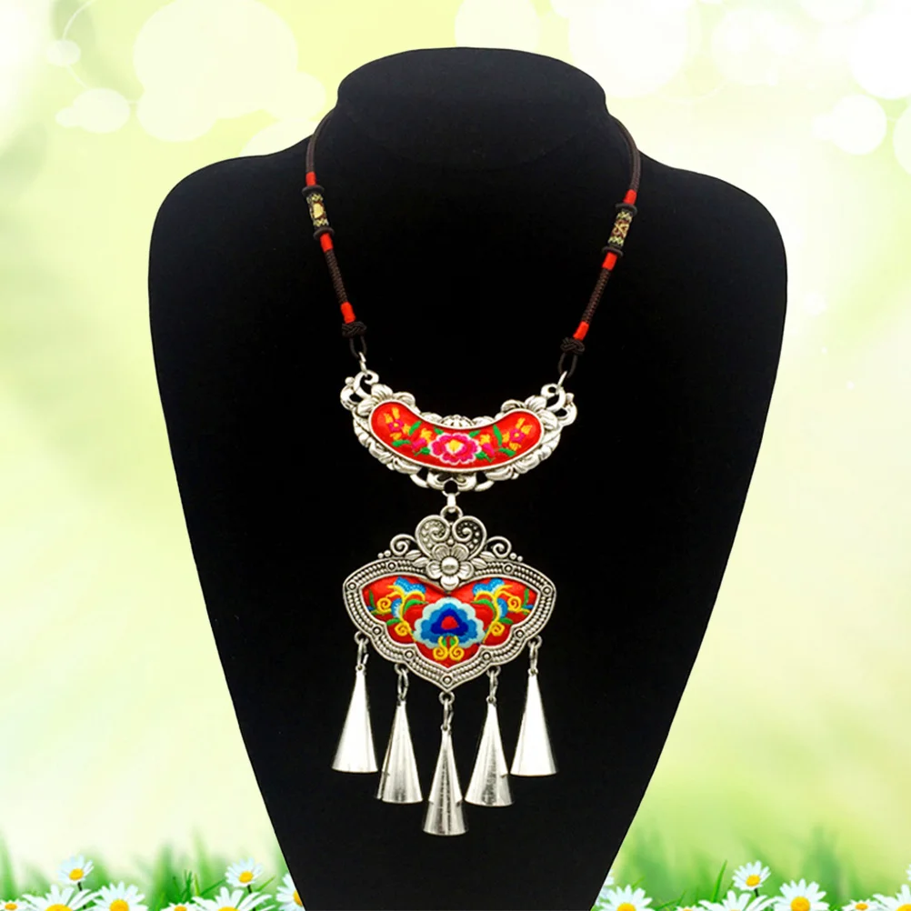 

Embroidered Flower Pendant Necklace for Women Ethnic Bohemia Jewelry Statement Long-Lasting Lightweight Fashion Gift