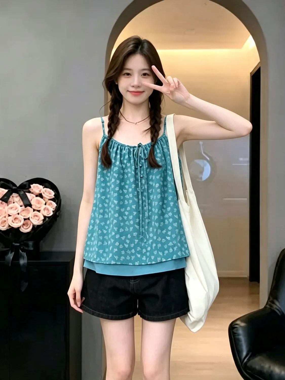 Retro Floral Print Halter Neck Loose Fit Women's Top Elegant White Enhancing Tie-Detail Atmosphere Sensation Summer T-Shirt