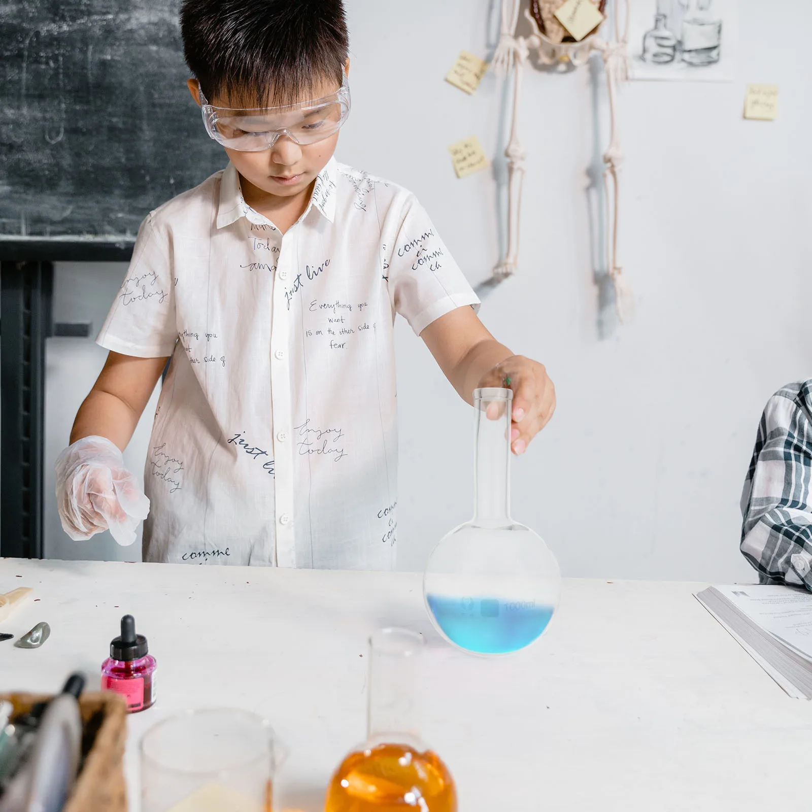 

1Pcs Round Bottom Boiling Flask 1000ml Smooth Glass High Neck Narrow Mouth Laboratory Flask Experiment Supplies