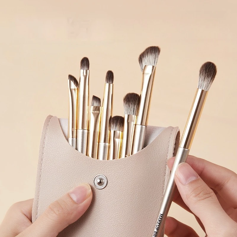 Juego de brochas de maquillaje profesional de 8 piezas con cerdas sintéticas de primera calidad para base, colorete, sombra de ojos y aplicación de cejas