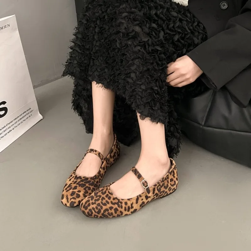 

2025 Hot Seller Spring/Autumn New Super Soft Bottom Leopard Pattern Mary Jane Single Shoe for Women Ballet Style Flat Bean Shoes
