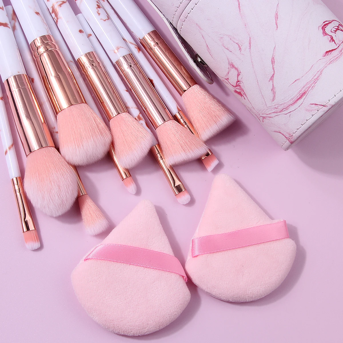 13PCS 핑크 메이크업 브러쉬 세트 - 대리석 무늬 브러쉬 10개, 삼각형 파우더 퍼프 2개, PU 가죽 보관통 포함