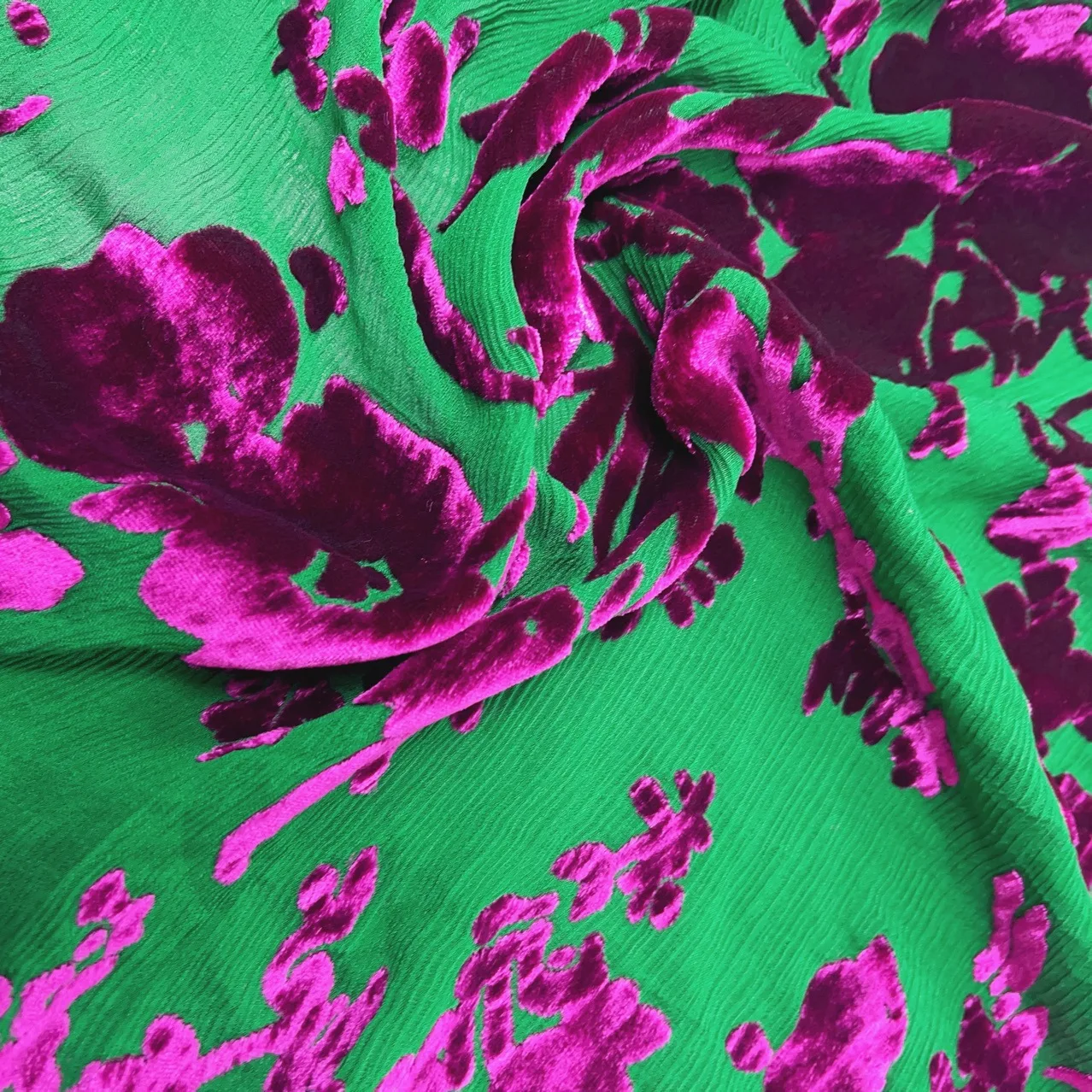

Silk Velvet Burnt Flower 30 70 Rayon Fabric