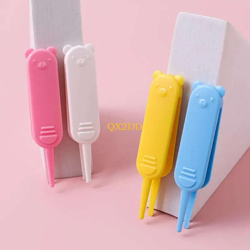 

QX2D Cartoon Baby Nasal Clip Safe Infant Nose Booger Cleaner Tool For Newborns