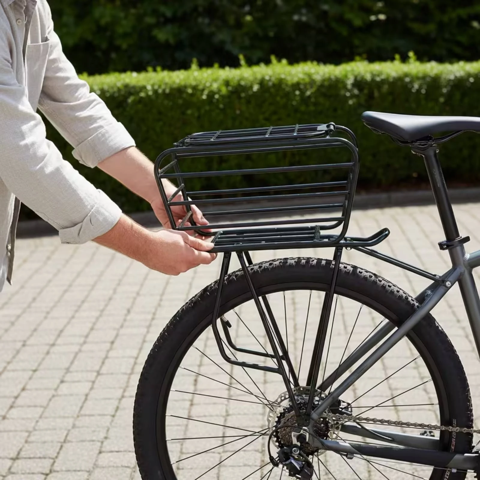 Rear Bike Carrier Metal Rear Bike Basket Compact Versatile for Pet Owners, Commuting