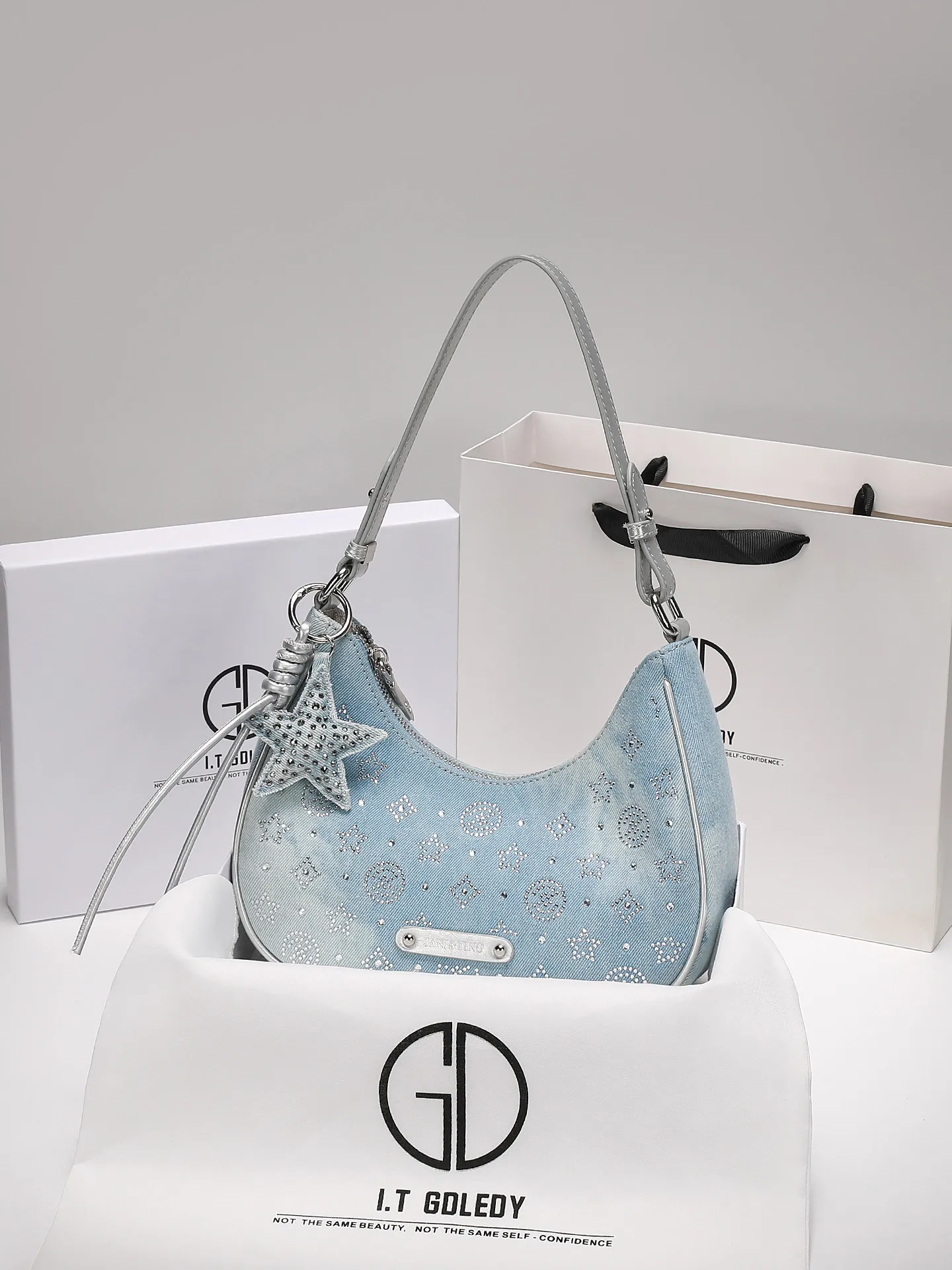 Luxury and Fashion Half Moon Bag with Beautiful Star Pendant and Premium Denim Canvas 2026 Women's Versatile Single Shoulder Bag
