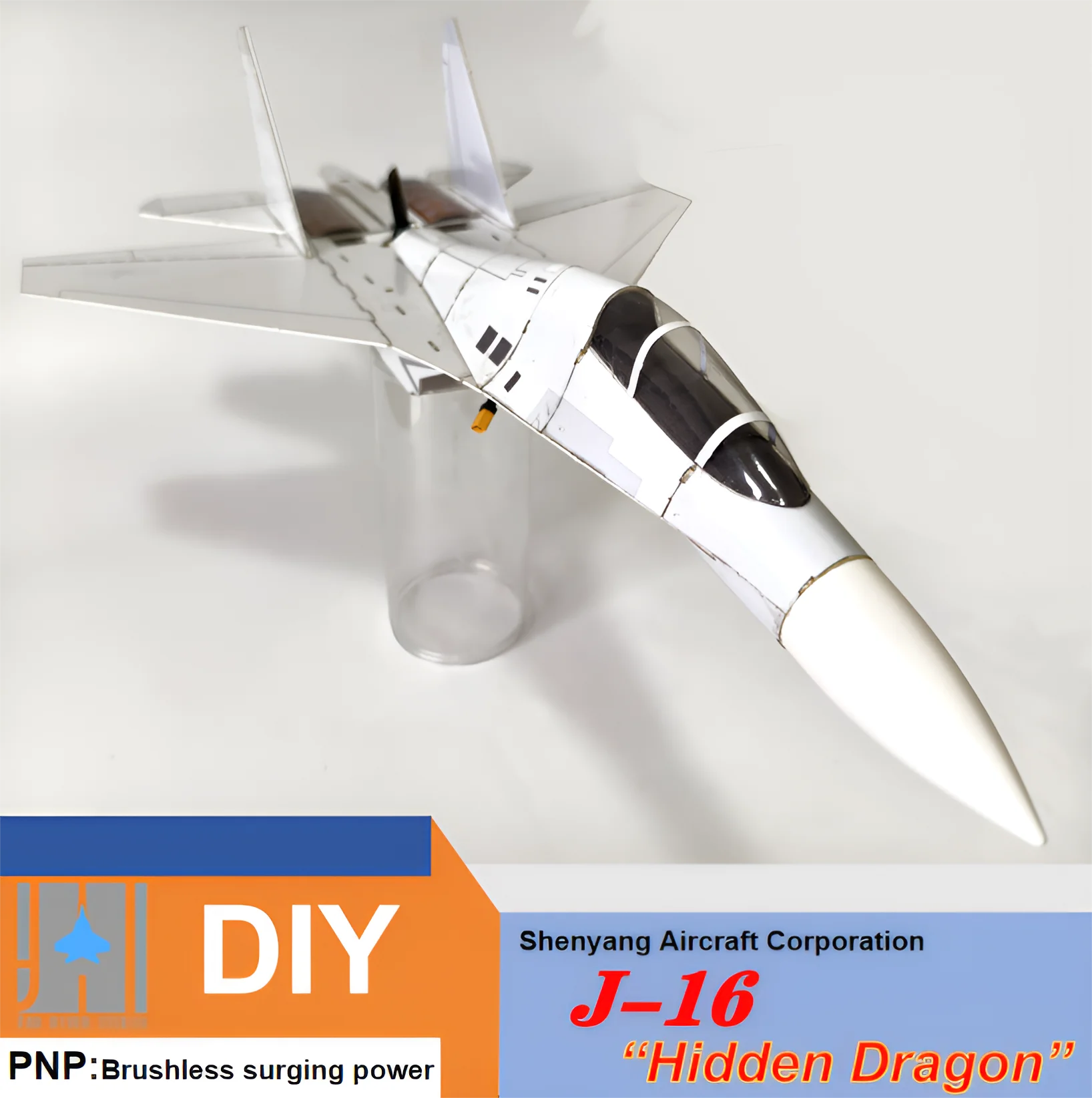 

Мини-модель J-16 Бесщеточный нажимной на талии Электрический радиоуправляемый маленький самолет Настольное украшение DIY Изображение с фиксированным крылом Настоящая машина