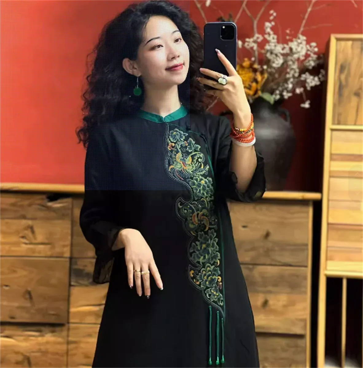 

New Chinese and ethnic style slim fit designer style with lotus leaf sleeves, fashionable retro dress
