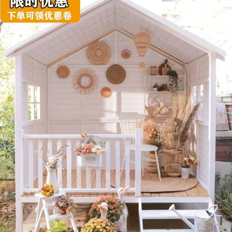 Balloon hut clock in scenic park, flying house simulation colorful wooden house scenic farm installation ornament