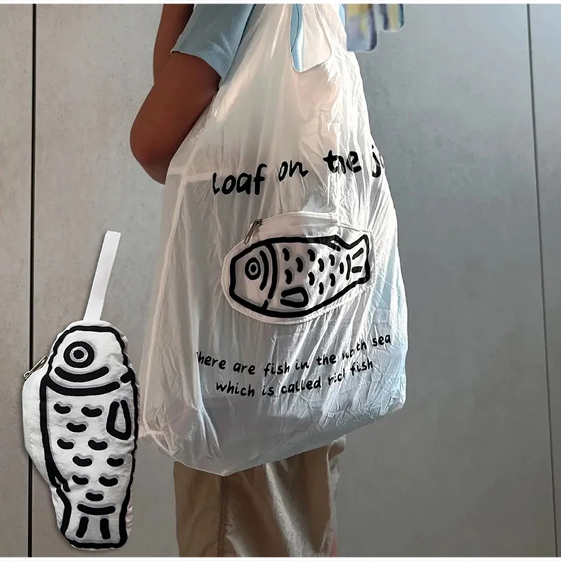 Faltbare, verformbare Handtasche „Fortune Fish“, Taschenanhänger, wasserdichte Schultertasche aus Nylon-Netzstoff, lässige Einkaufstasche für Damen. – Detail 15