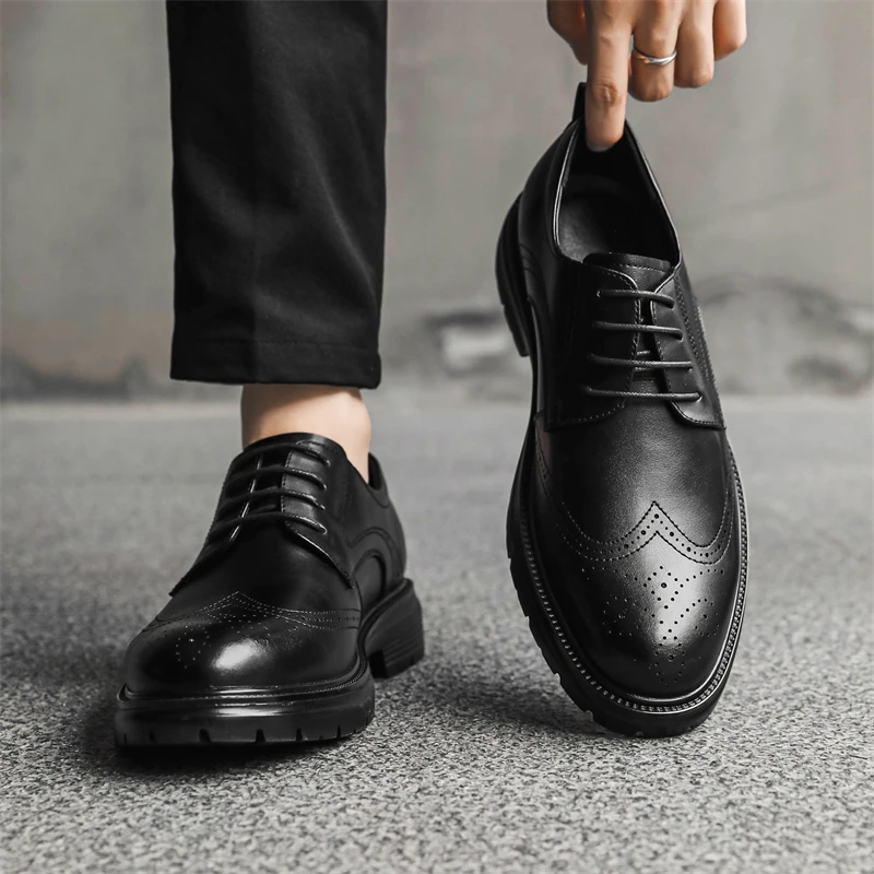 

Men Brogues Fashion Lace Up Leather Casual Shoes Spring and Autumn Round Toe Solid Platform Mid Heel Water Proof Loafers