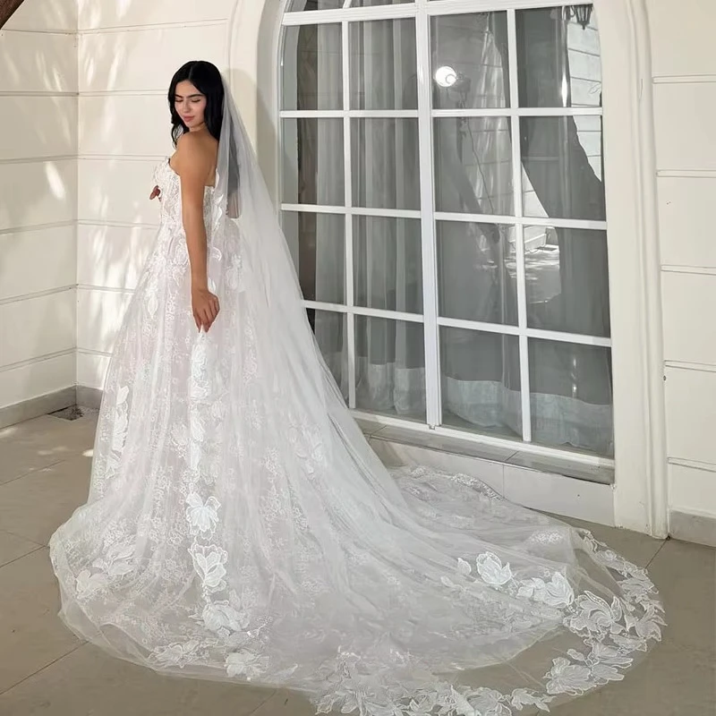 Customized Elegant Appliques Lace Dress Bridal V Neck Lacing Up Sleeveless Brush Train Tulle Robe De Mariee with Floral Details