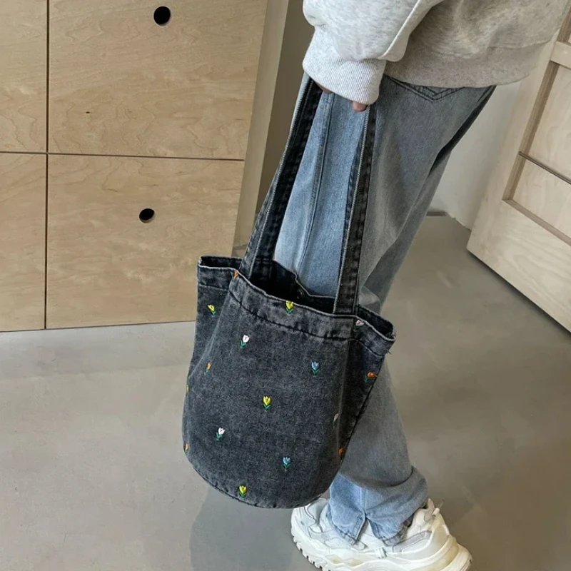 Bolsas jeans sólidas para costura feminina, bolsas de ombro versáteis, estilo básico, bordado, conciso, casual, elegante, 2024