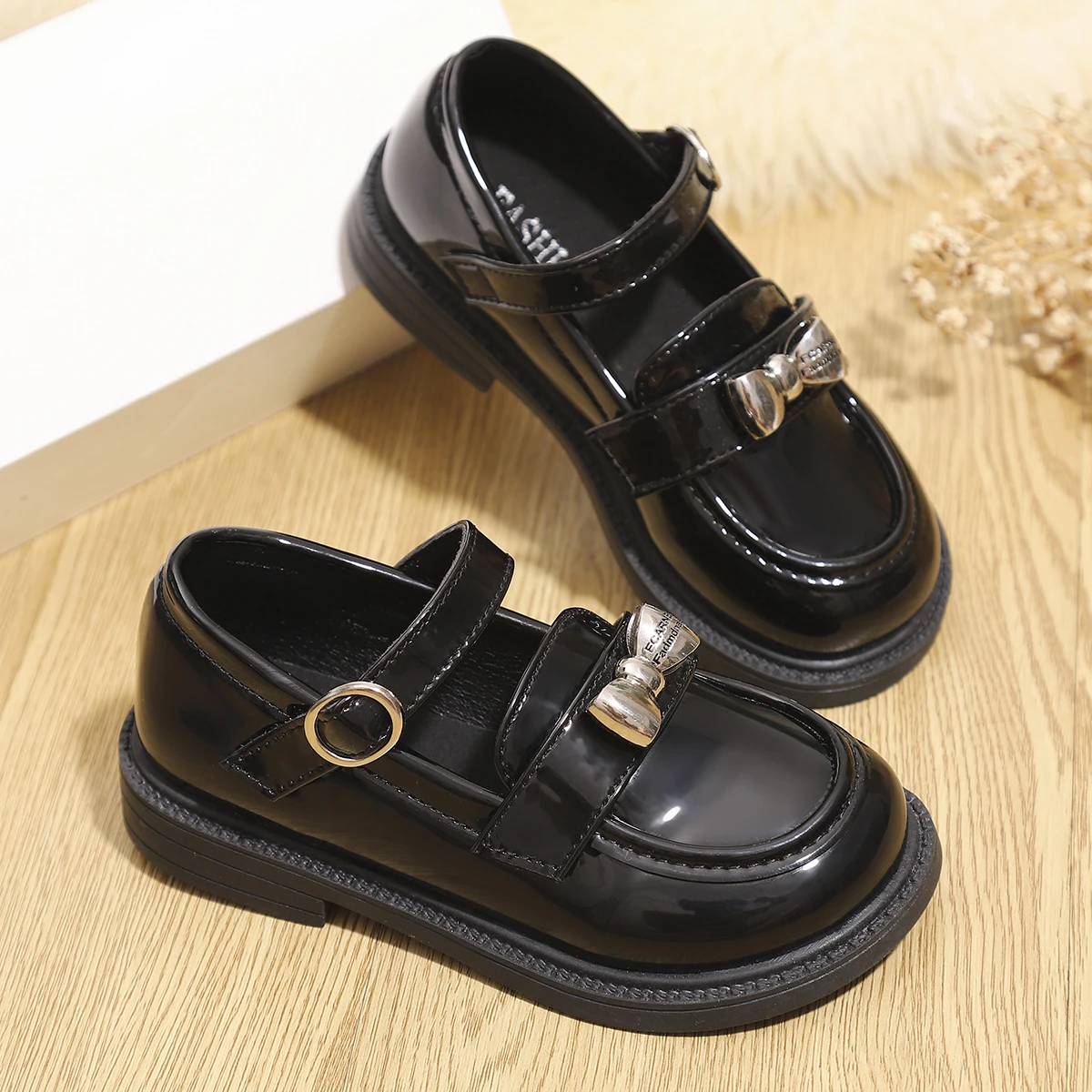 

Children Leather Shoes Black Glossy Trendy for Girls Flat Shoes British Style 2025 Fashion Kids Uniform Shoes Round Toes Sweet