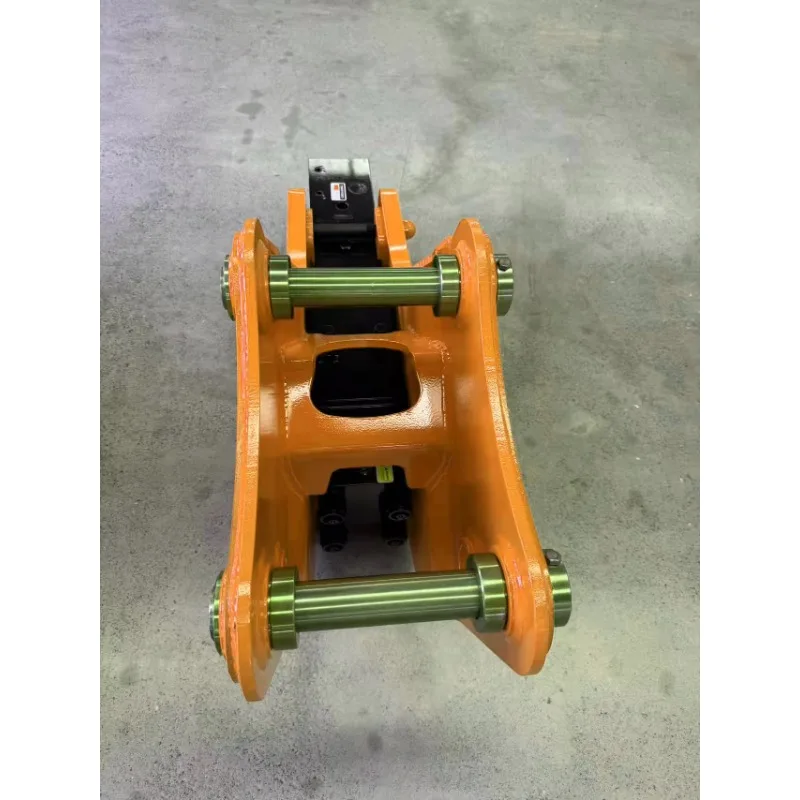 Potente martello idraulico a banana per terne