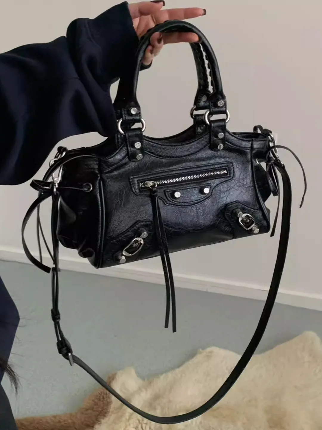 

Vintage k Leather Tote Bag Rivet Motorcycle Sle Commuter Handbag Crossbody Bag Street Cool Trend Square ape Soft Leather