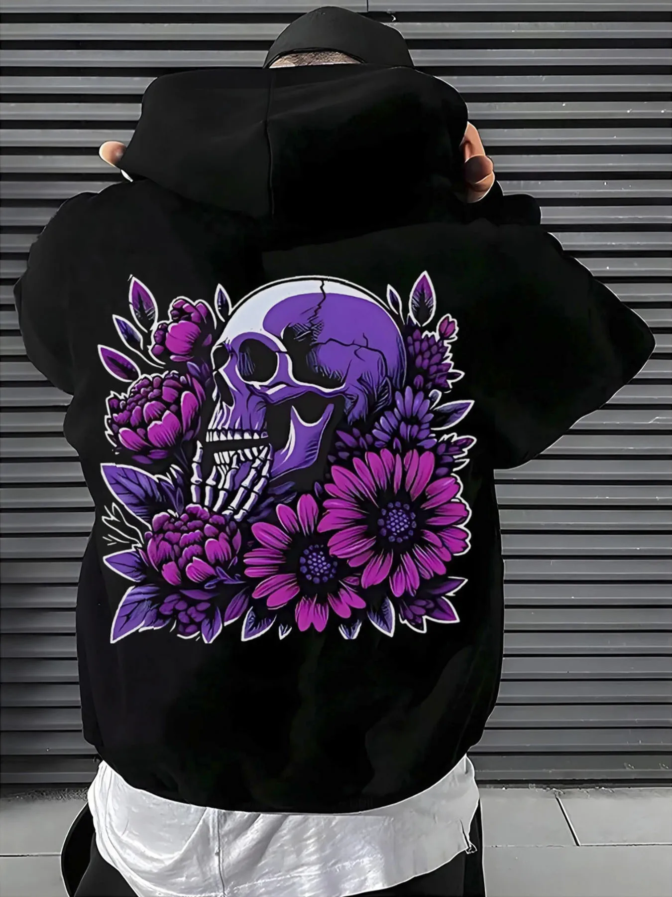 

2025 Men's Hooded Sweatshirt with Scary Skull and Purple Flower Prints, Featuring A Kangaroo Pocket