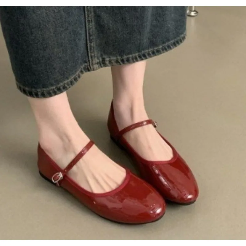 

New Women Flat Mary Jane Ballet Shoes Female Round Toe Glossy Leather Flats Female Dance Ballets Party Ball Bridal Wedding Shoes