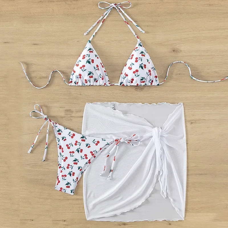 Traje de baño de 3 piezas con estampado de cereza para mujer, conjunto de Bikini con falda de malla sexy, Tanga de cintura baja, traje de baño para vacaciones en la playa, novedad de 2025