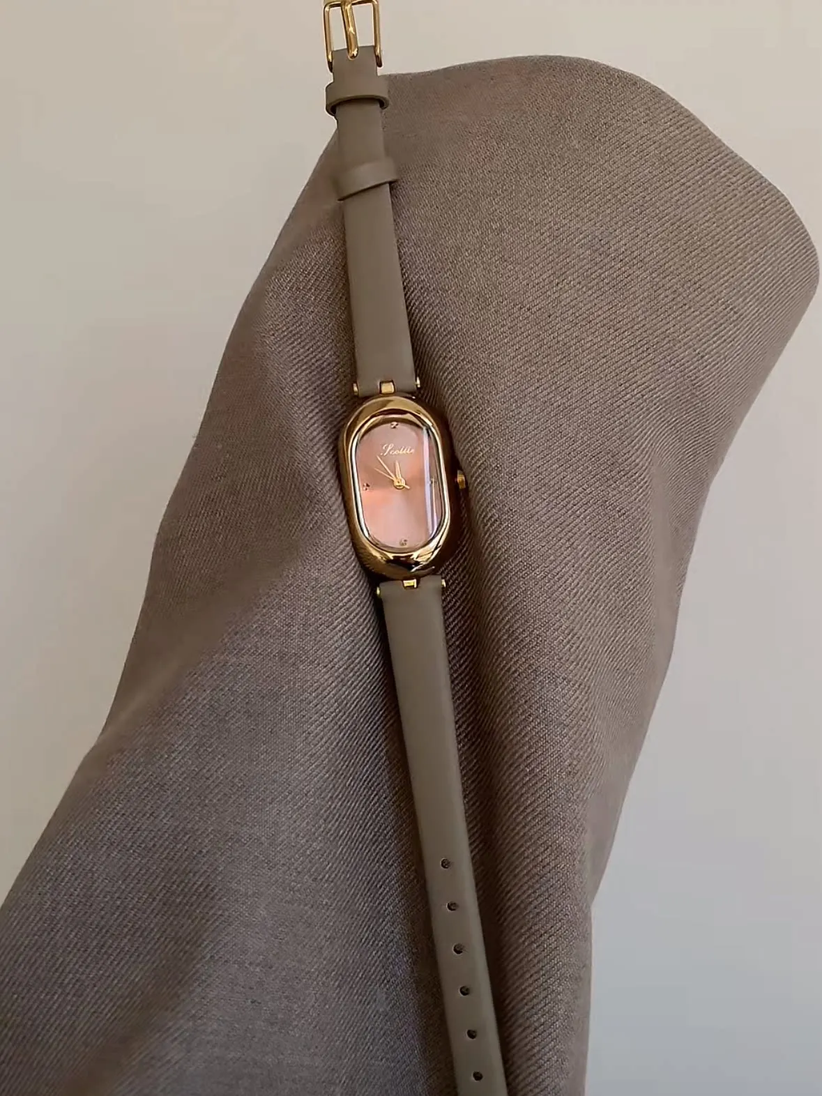 Niche Light Luxury Women Wristwatch Elegant High Sense Ladies Watch 2026 New Arrival Female Ins Style Fashion Dress Watch