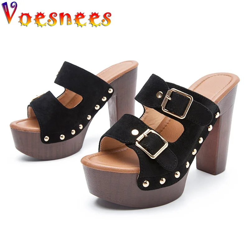 New Outdoors Square Heel Slippers Summer Hollow Suede Sandals Designer Buckle Strap Shoes Fashion Rivet Roman Pumps For Women