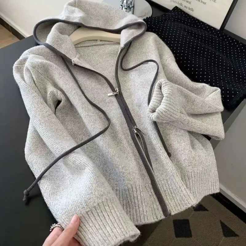 

Женское осенне-зимнее повседневное универсальное пальто с ленивым темпераментом, корейский нишевый повседневный вязаный кардиган с капюшоном и двойной молнией