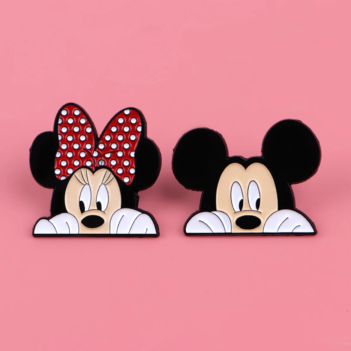 بروش مطلي لفيلم الفأر اللطيف، تصميم فريد وبسيط، شارة حيوانات كرتونية سعيدة، إكسسوارات ملابس للرجال والنساء